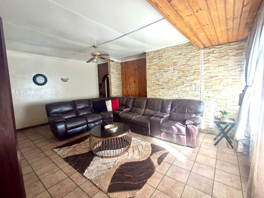 5 Bedroom Property for Sale in Sasolburg Ext 4 Free State
